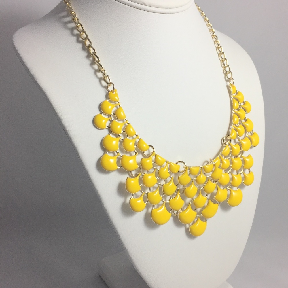 Yellow Statement Summer Large Necklace - Picture 2 of 2